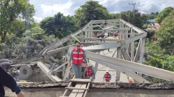 Jembatan Busui Kalsel-Kaltim Runtuh, Kendaraan Besar Dialihkan ke Rute Batulicin